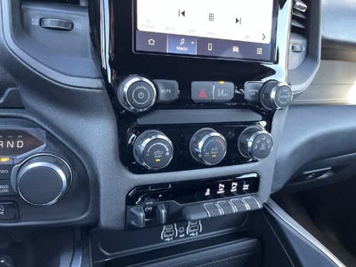 2027 RAM 1500 RAM 1500 EXPRESS CREW CAB 4X4 5'7' BOX