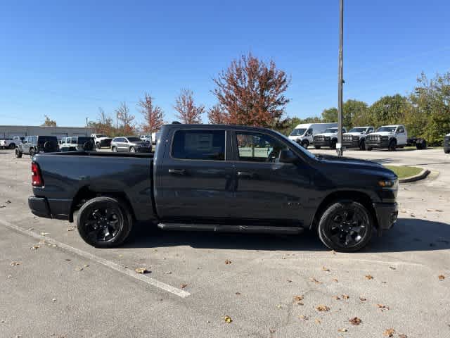 2027 RAM 1500 RAM 1500 EXPRESS CREW CAB 4X4 5'7' BOX