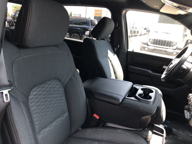 2026 RAM 1500 RAM 1500 TRADESMAN CREW CAB 4X4 5'7' BOX