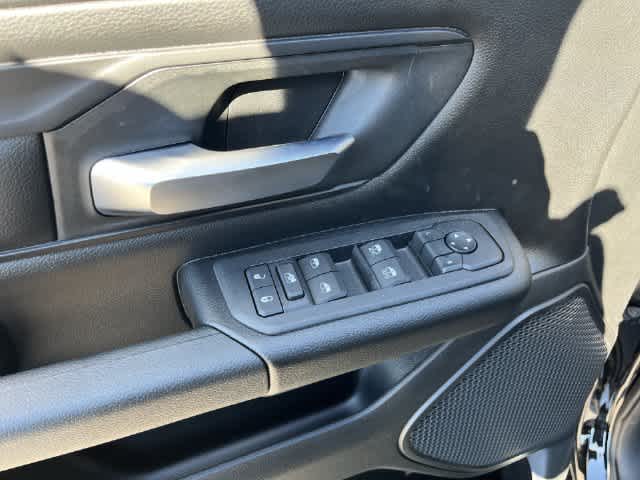2027 RAM 1500 RAM 1500 WARLOCK CREW CAB 4X4 5'7' BOX