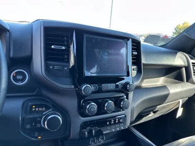 2027 RAM 1500 RAM 1500 EXPRESS CREW CAB 4X4 5'7' BOX