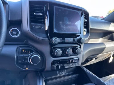 2027 RAM 1500 RAM 1500 EXPRESS CREW CAB 4X4 5'7' BOX