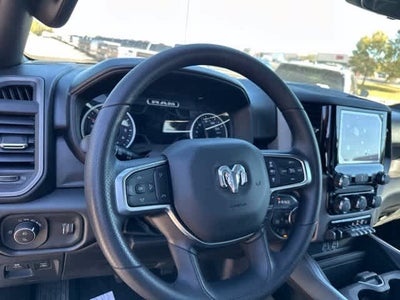 2027 RAM 1500 RAM 1500 EXPRESS CREW CAB 4X4 5'7' BOX