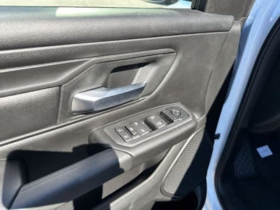2027 RAM 1500 RAM 1500 EXPRESS CREW CAB 4X4 5'7' BOX