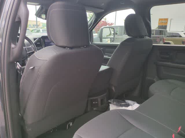2026 RAM 2500 RAM 2500 BLACK EXPRESS CREW CAB 4X4 6'4' BOX