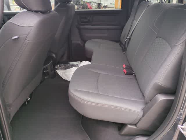 2026 RAM 2500 RAM 2500 BLACK EXPRESS CREW CAB 4X4 6'4' BOX