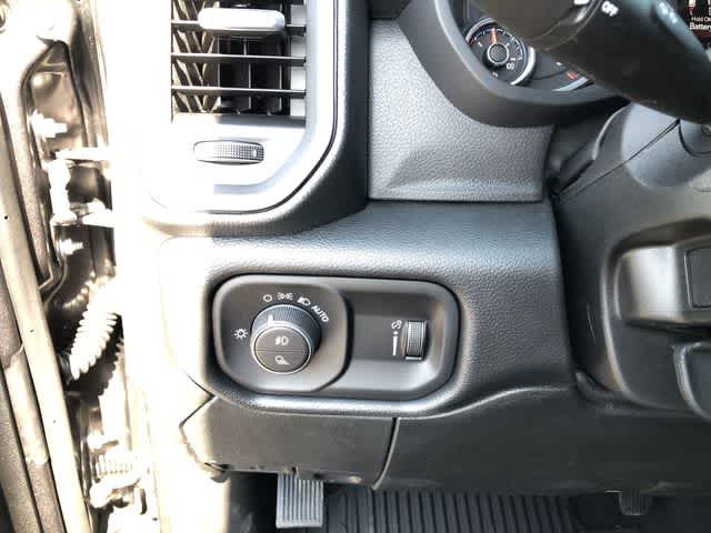 2026 RAM 2500 RAM 2500 BLACK EXPRESS CREW CAB 4X4 6'4' BOX
