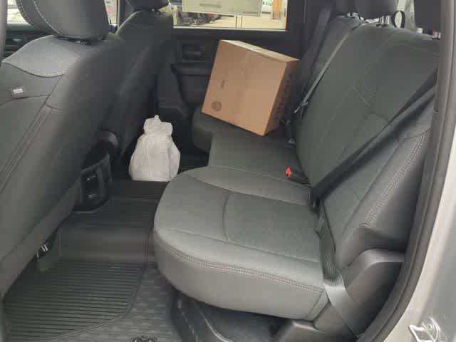 2026 RAM 2500 RAM 2500 BLACK EXPRESS CREW CAB 4X4 6'4' BOX