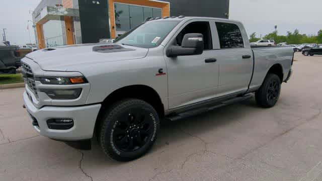 2026 RAM 2500 RAM 2500 BLACK EXPRESS CREW CAB 4X4 6'4' BOX