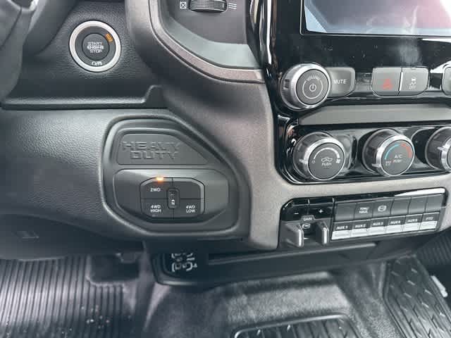 2026 RAM Ram 5500 Chassis Cab RAM 5500 TRADESMAN CHASSIS CREW CAB 4X4 84' CA