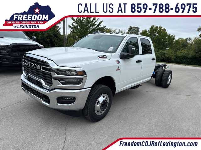 2027 RAM 3500 Chassis Cab RAM 3500 TRADESMAN CREW CAB CHASSIS 4X4 60' CA