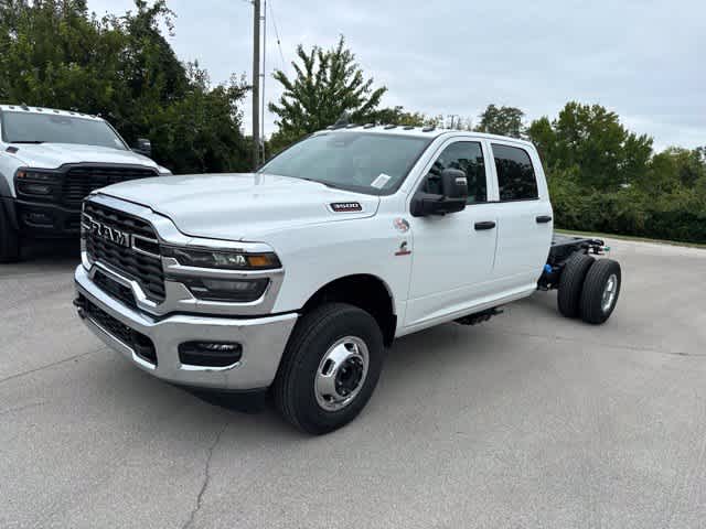 2027 RAM 3500 Chassis Cab RAM 3500 TRADESMAN CREW CAB CHASSIS 4X4 60' CA