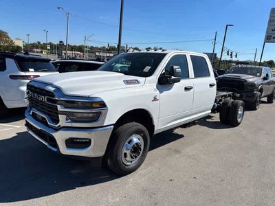 2027 RAM 3500 Chassis Cab RAM 3500 TRADESMAN CREW CAB CHASSIS 4X4 60' CA