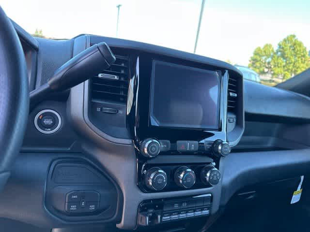 2027 RAM 3500 Chassis Cab RAM 3500 TRADESMAN CREW CAB CHASSIS 4X4 60' CA
