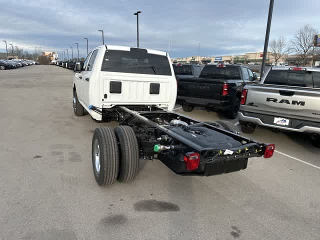 2026 RAM 3500 Chassis Cab RAM 3500 TRADESMAN CREW CAB CHASSIS 4X4 60' CA