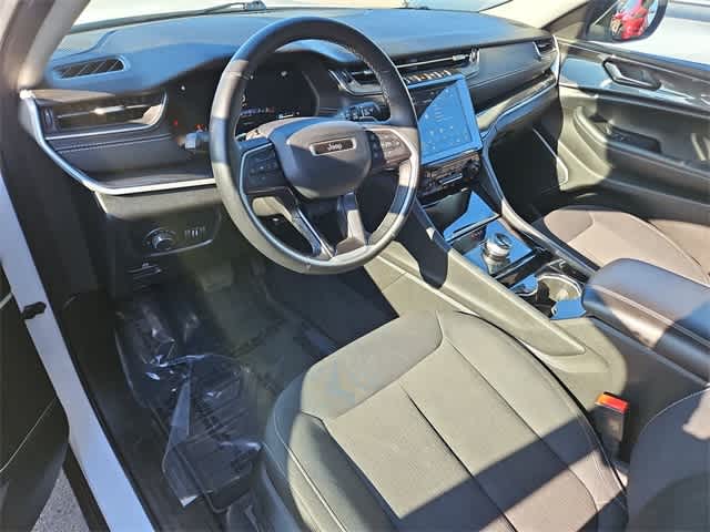 2022 Jeep Grand Cherokee L Laredo