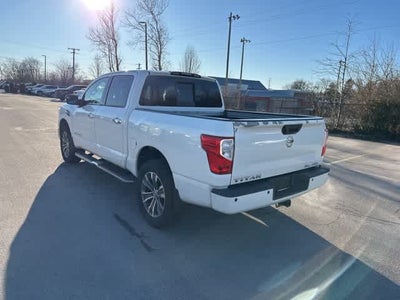 2017 Nissan Titan SL