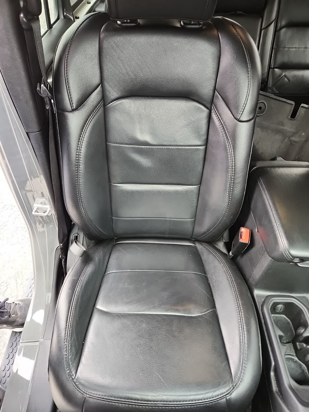 2020 Jeep Wrangler Unlimited Sahara Altitude