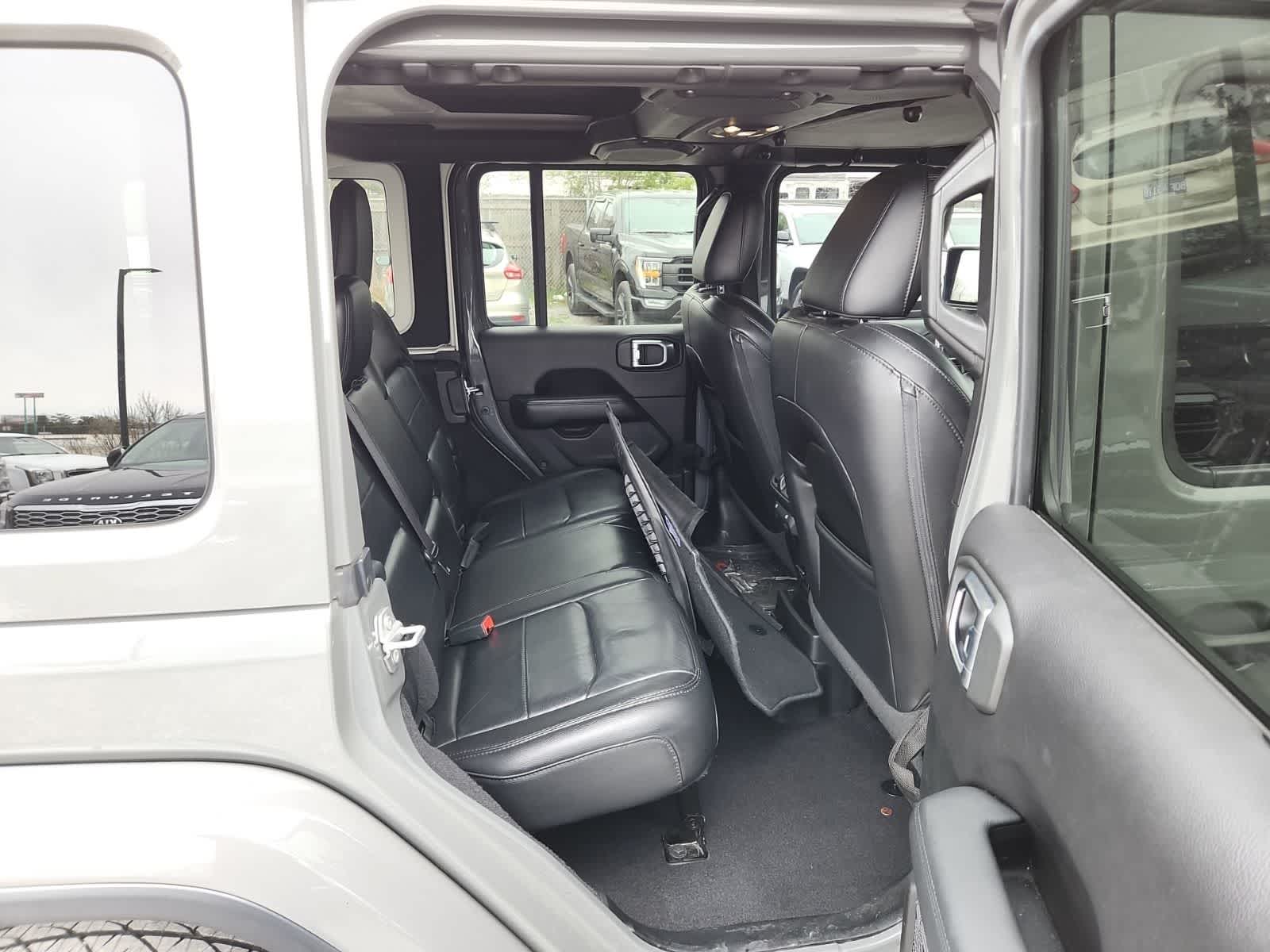 2020 Jeep Wrangler Unlimited Sahara Altitude