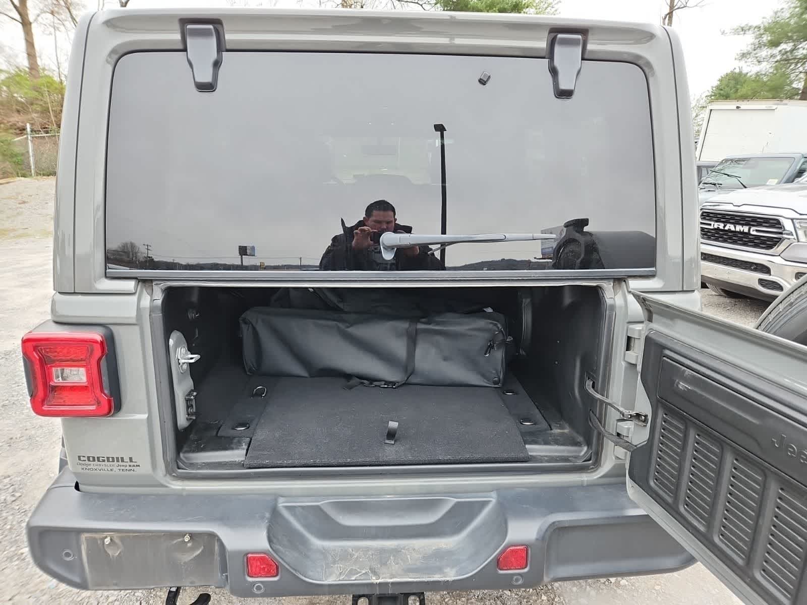 2020 Jeep Wrangler Unlimited Sahara Altitude