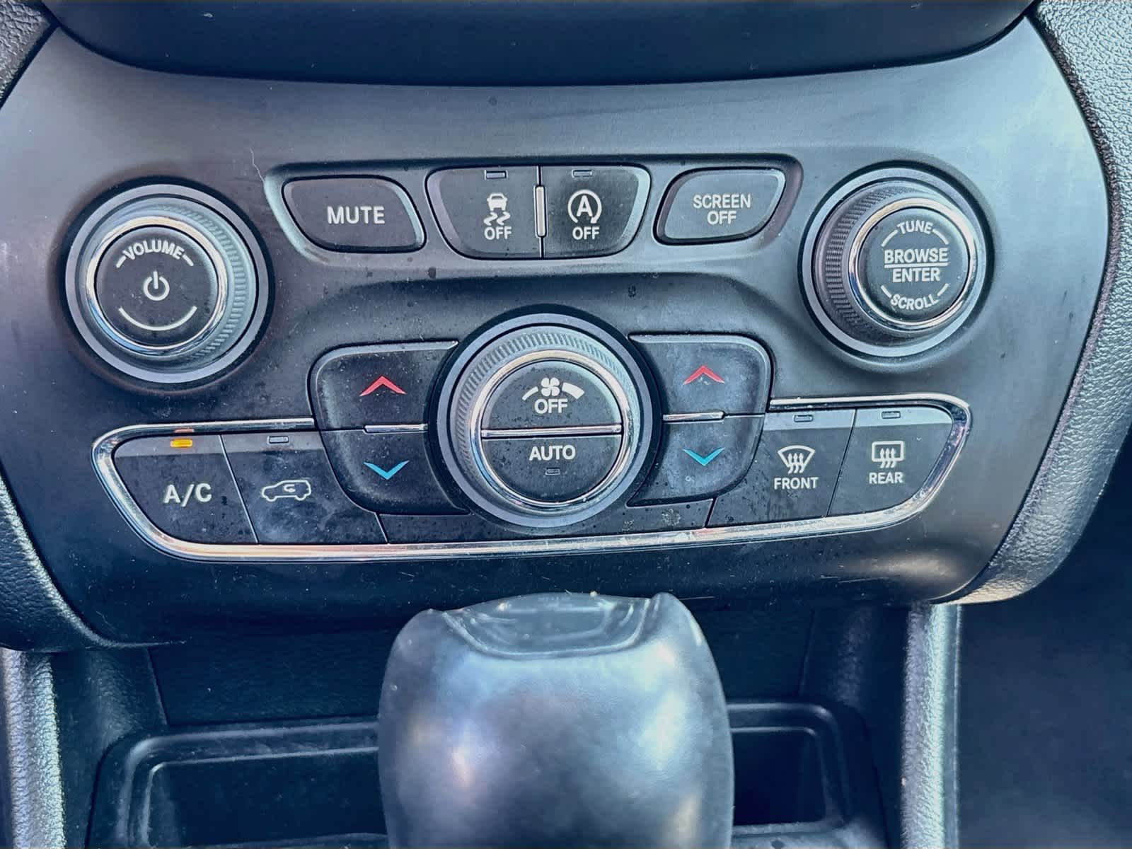 2022 Jeep Cherokee Trailhawk