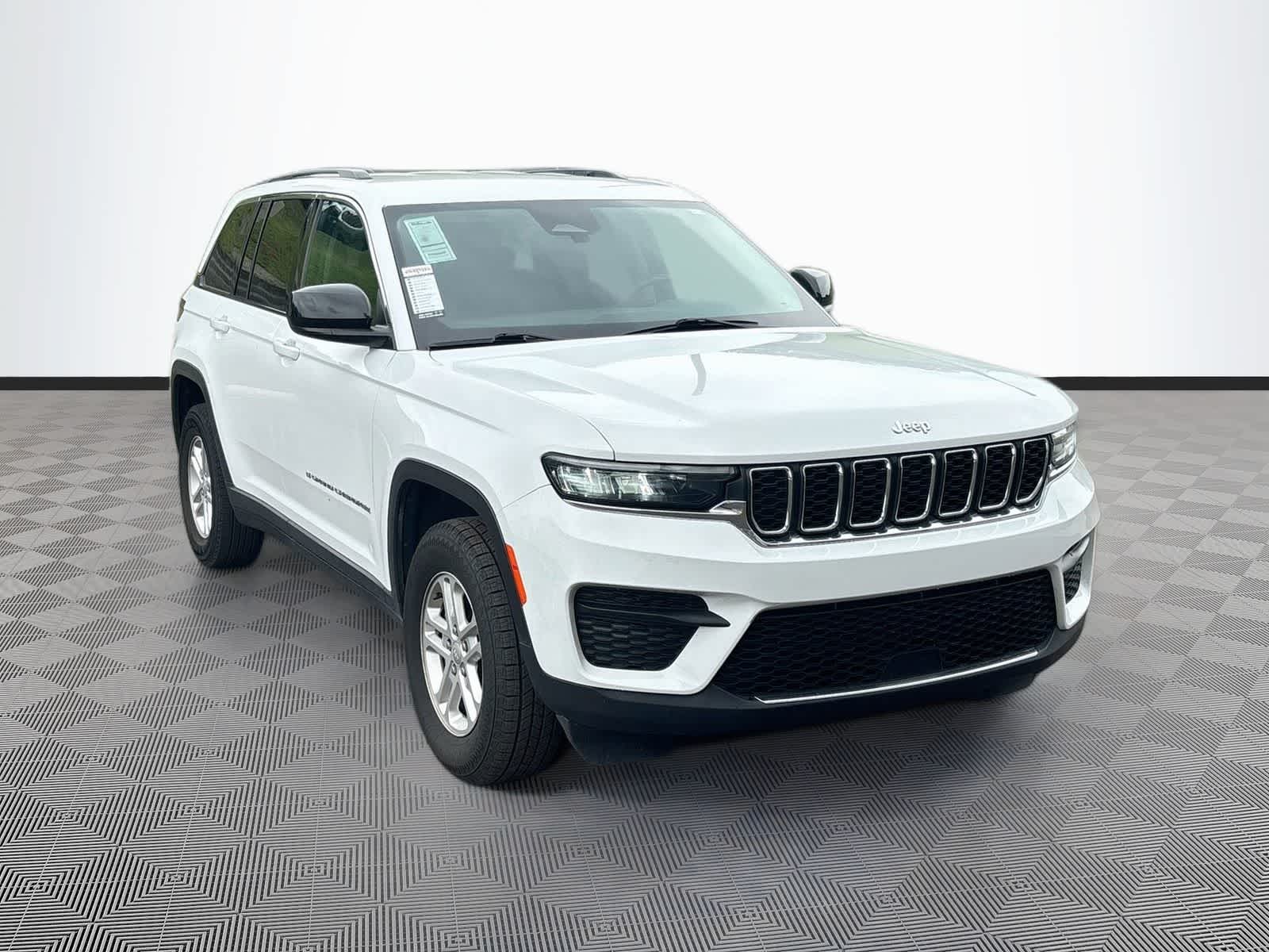 2024 Jeep Grand Cherokee Laredo