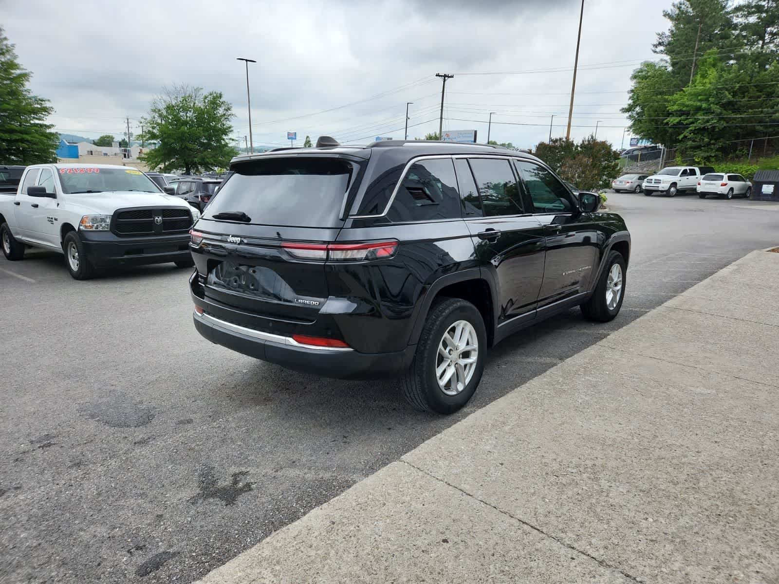 2023 Jeep Grand Cherokee Laredo