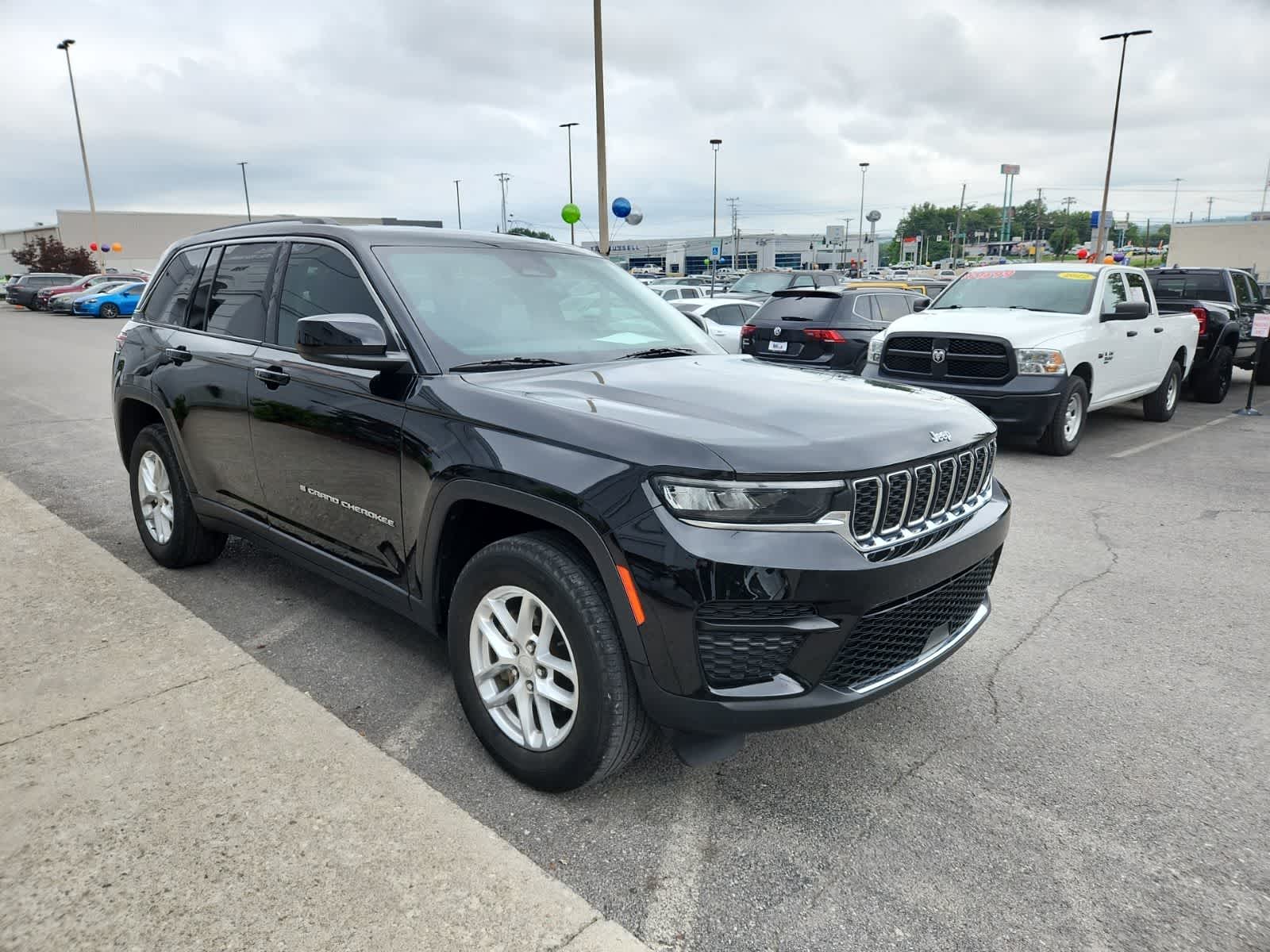 2023 Jeep Grand Cherokee Laredo