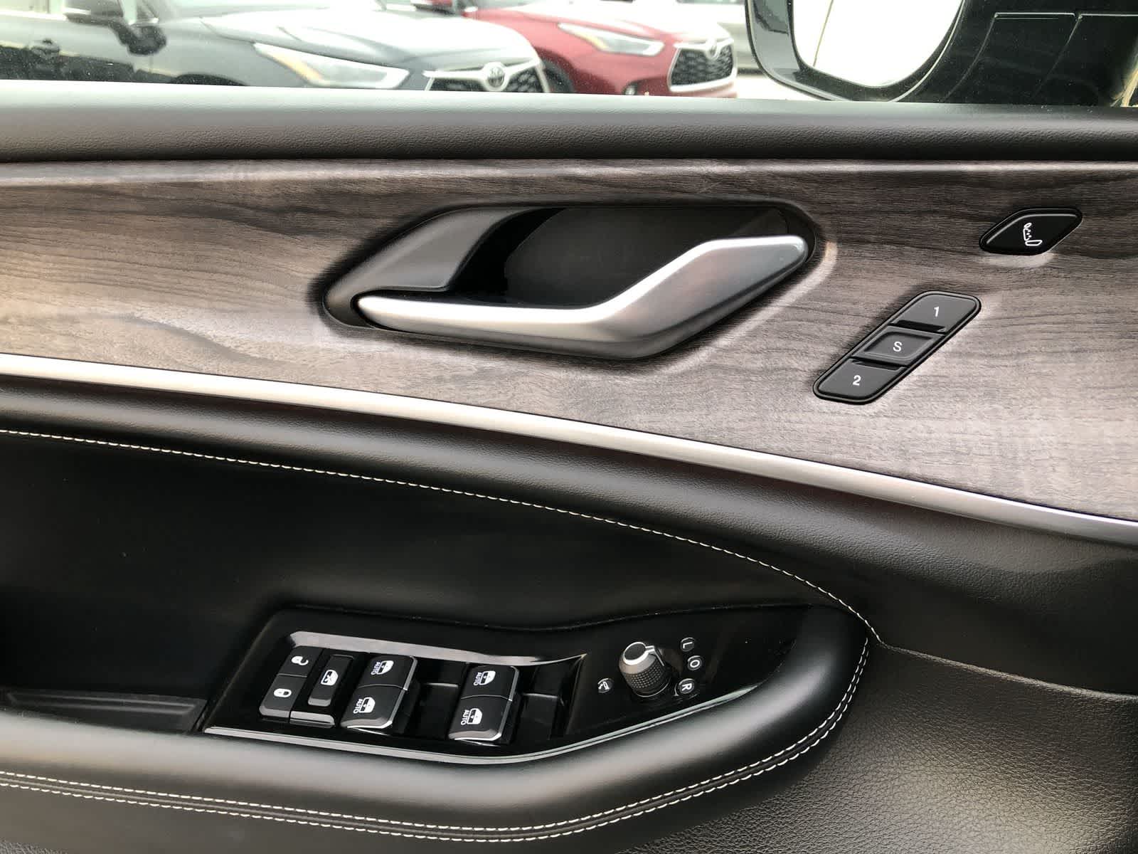 2022 Jeep Grand Cherokee Overland