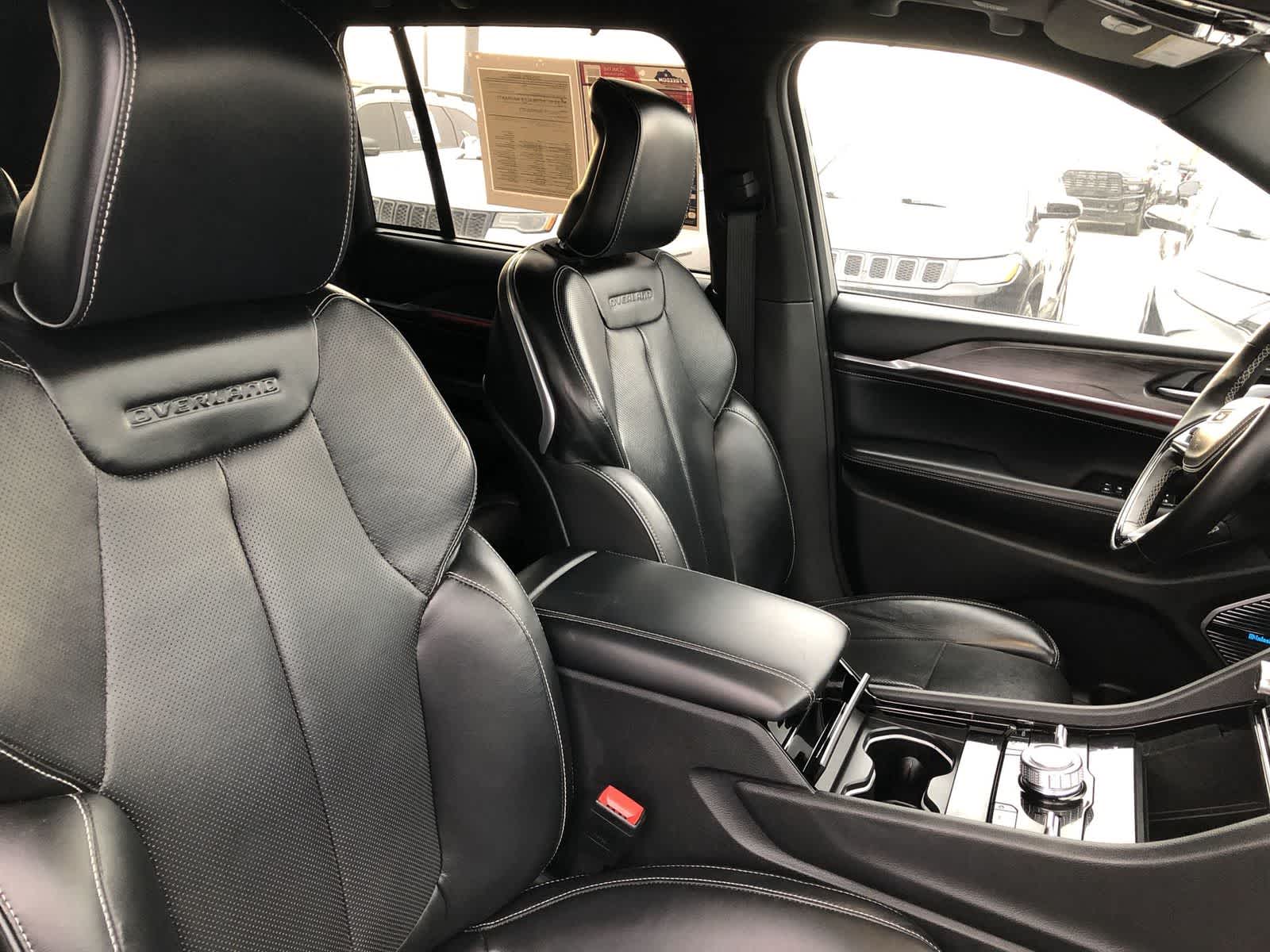 2022 Jeep Grand Cherokee Overland