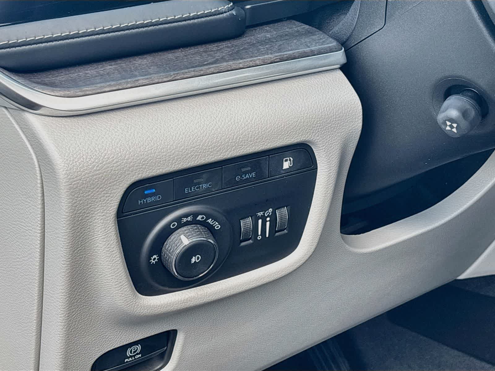 2022 Jeep Grand Cherokee 4xe Overland