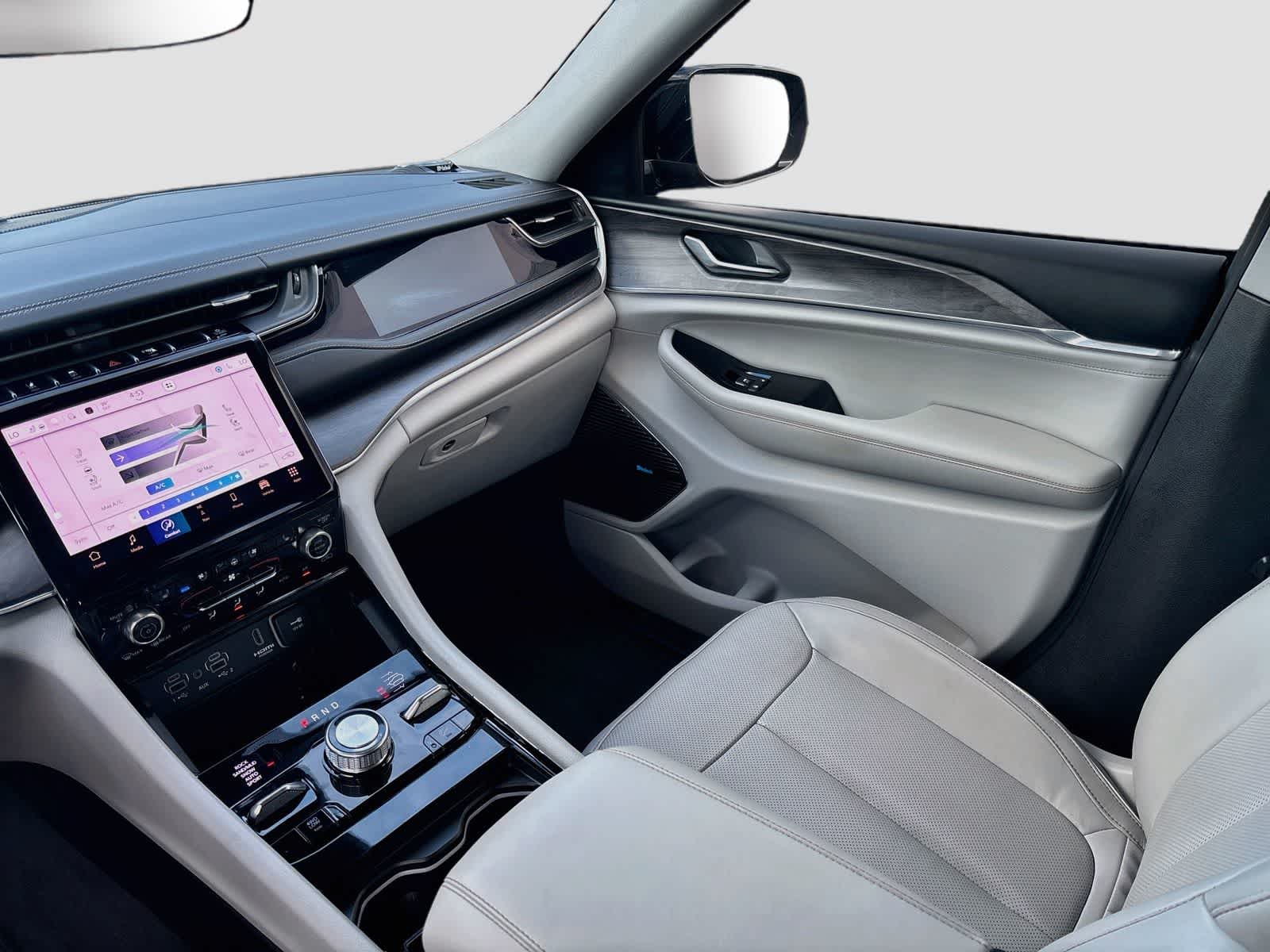 2022 Jeep Grand Cherokee 4xe Overland