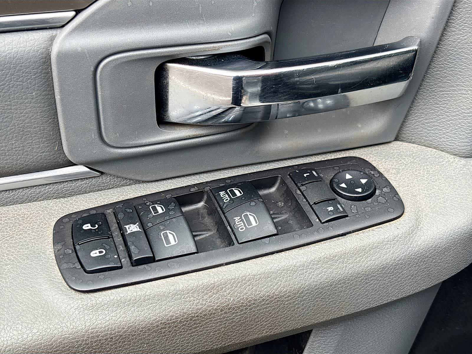 2017 RAM 1500 SLT