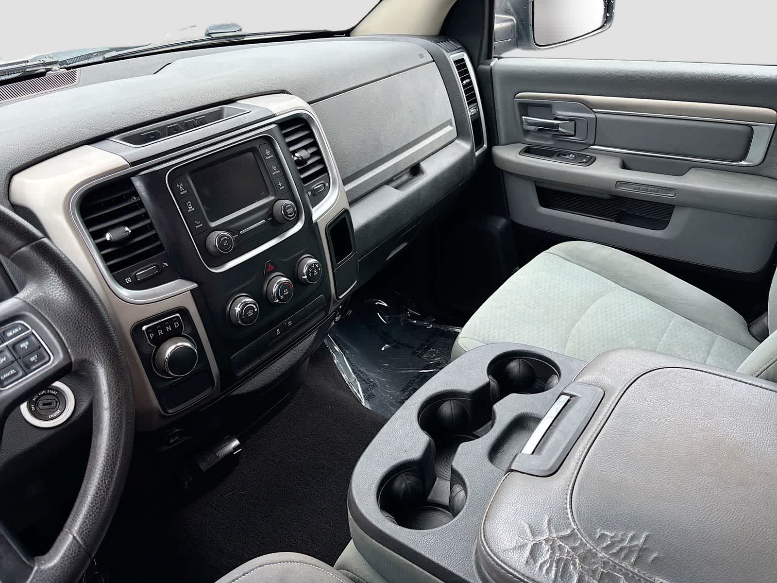 2017 RAM 1500 SLT