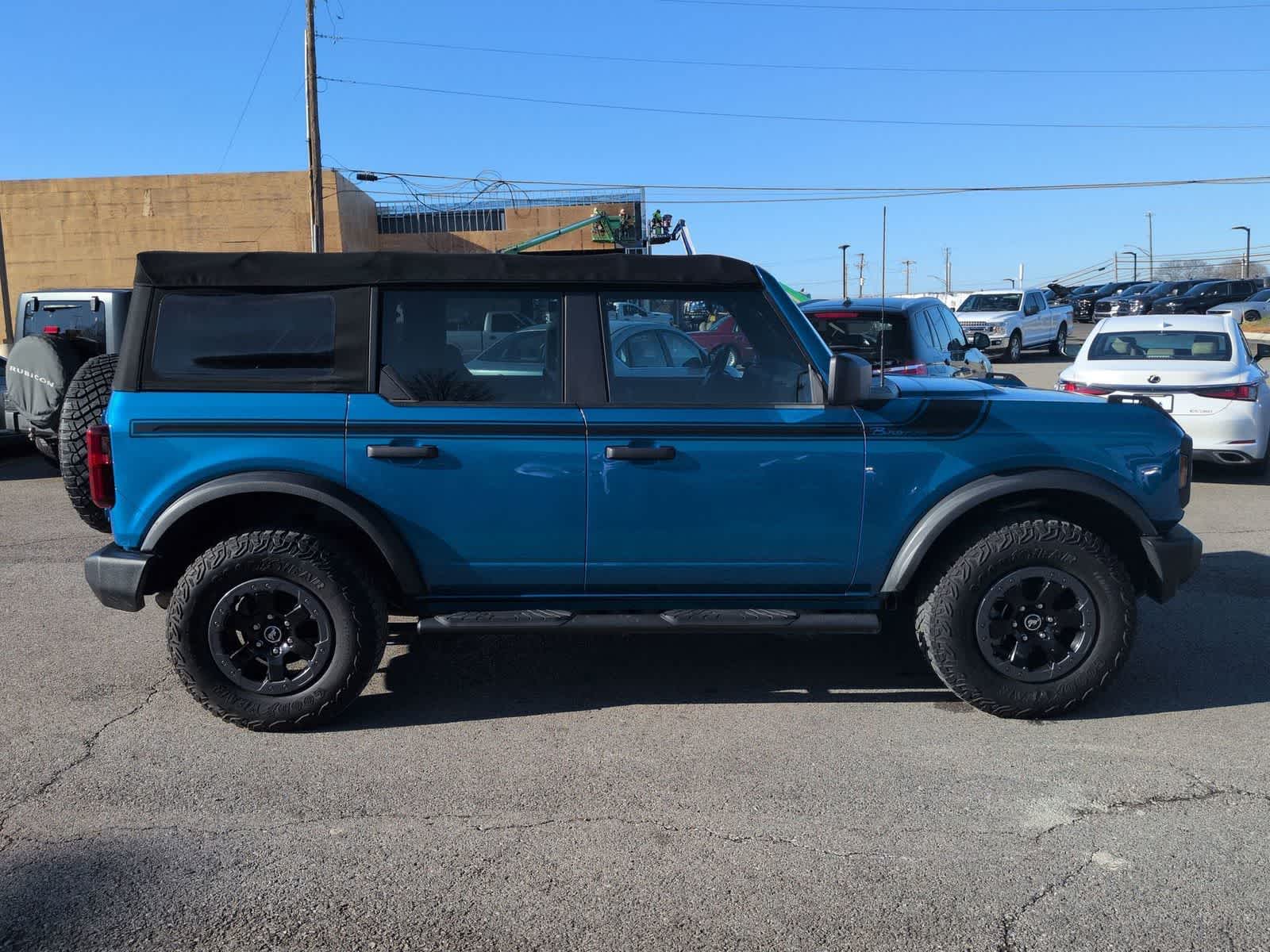 2022 Ford Bronco Base