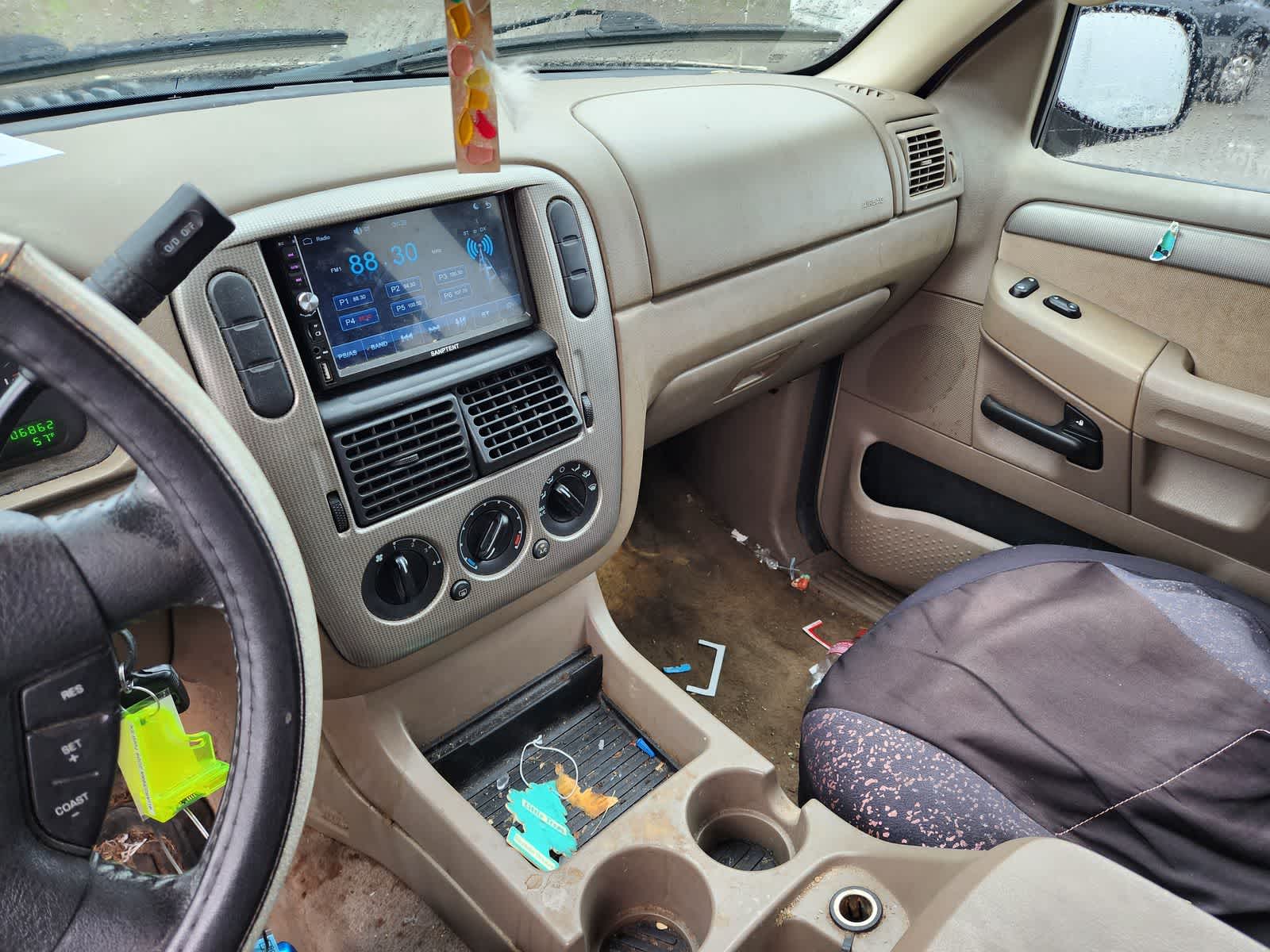 2004 Ford Explorer XLT