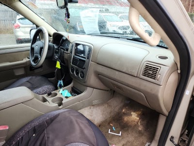 2004 Ford Explorer XLT