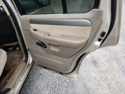 2004 Ford Explorer XLT