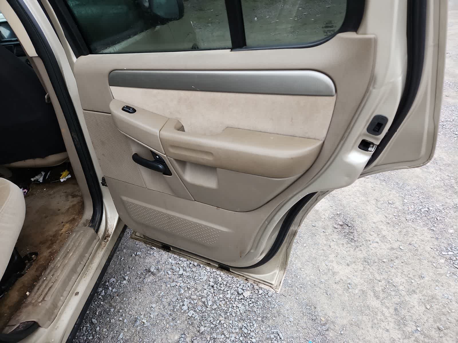 2004 Ford Explorer XLT