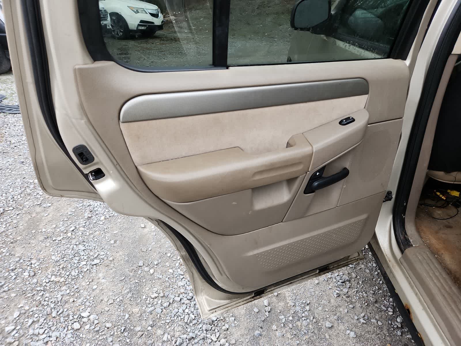 2004 Ford Explorer XLT