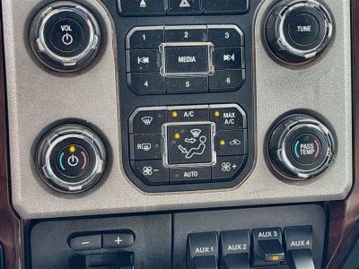 2015 Ford Super Duty F-250 SRW Lariat