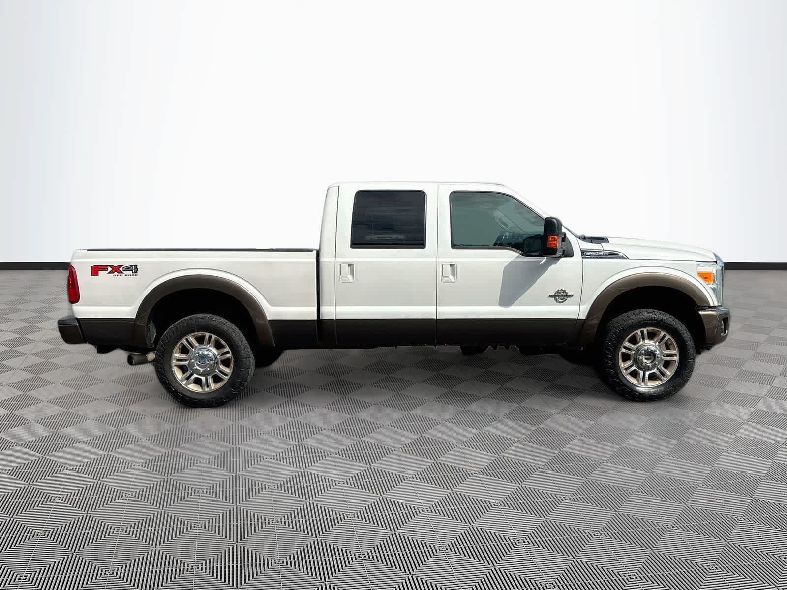 2015 Ford Super Duty F-250 SRW Lariat