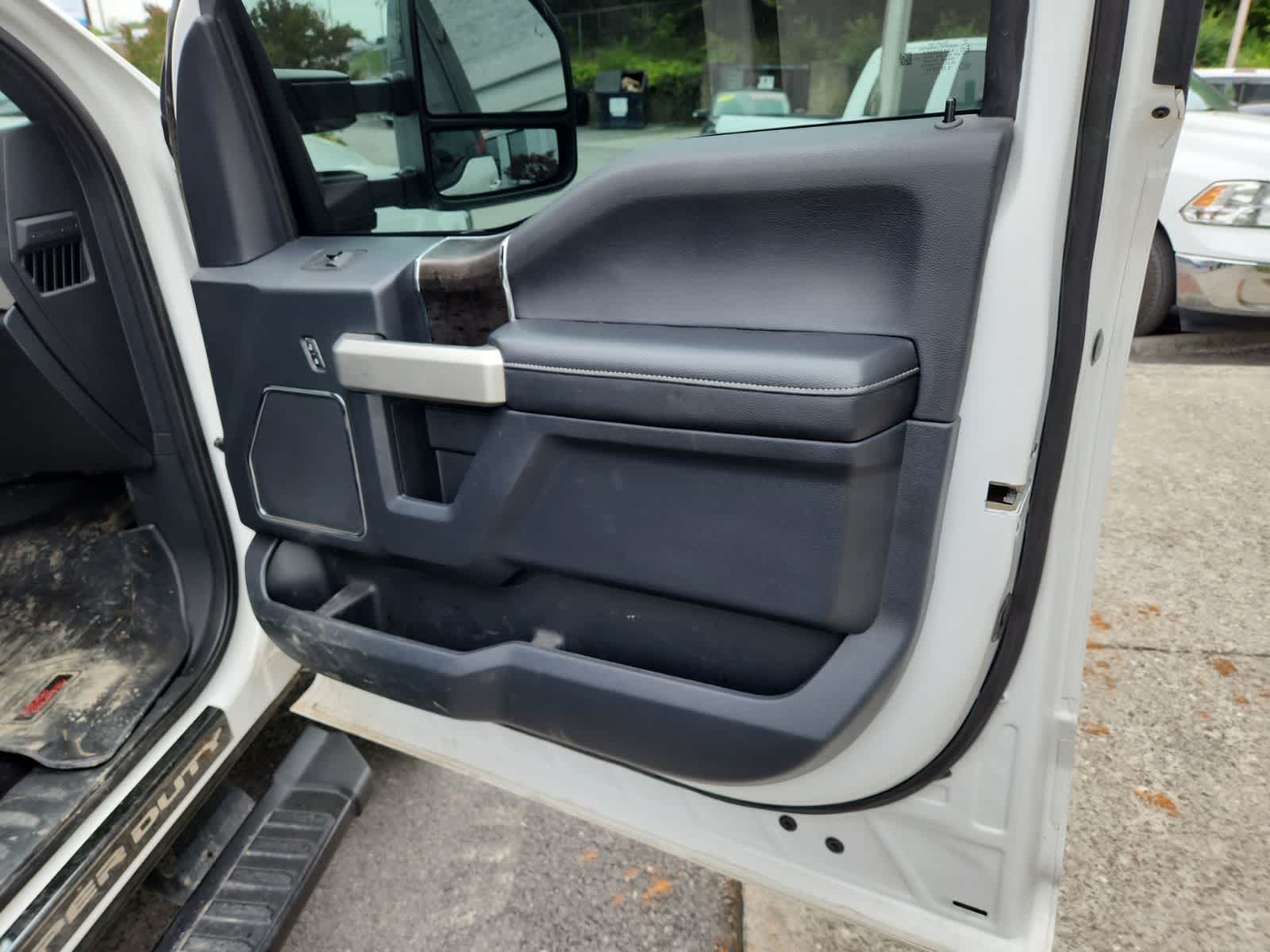 2022 Ford Super Duty F-250 SRW LARIAT