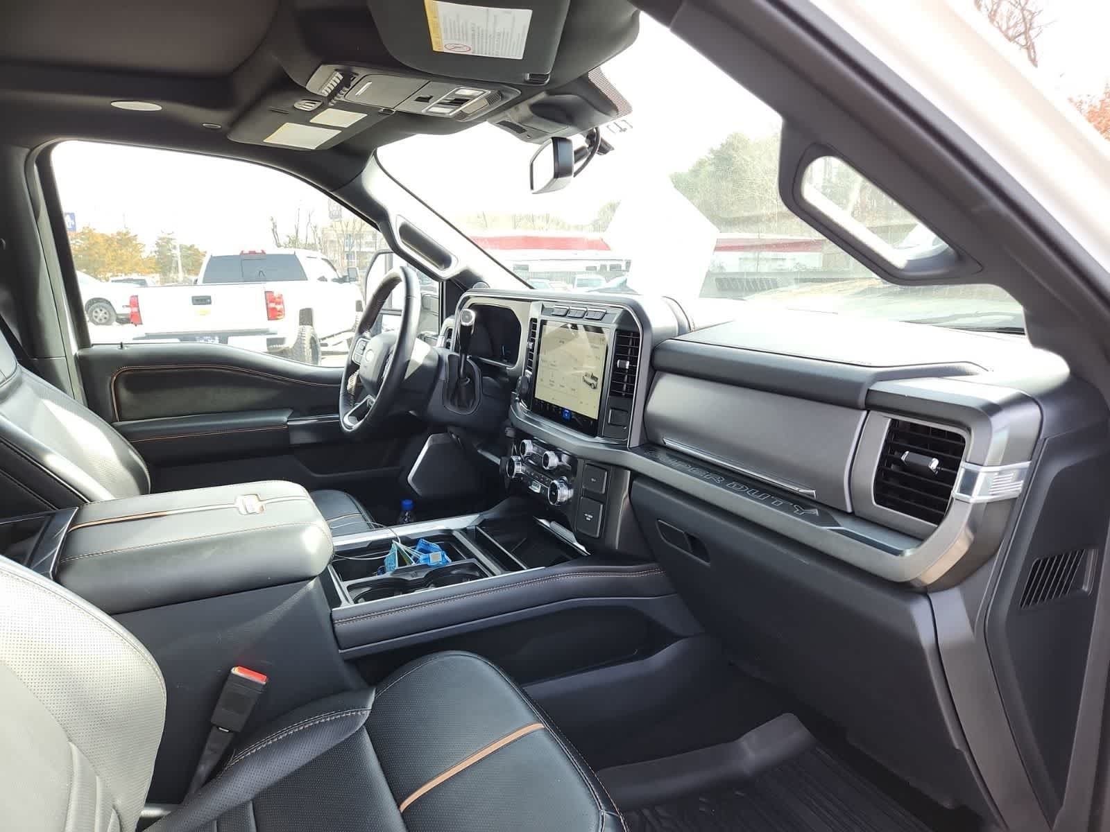 2024 Ford Super Duty F-350 SRW Pickup Platinum