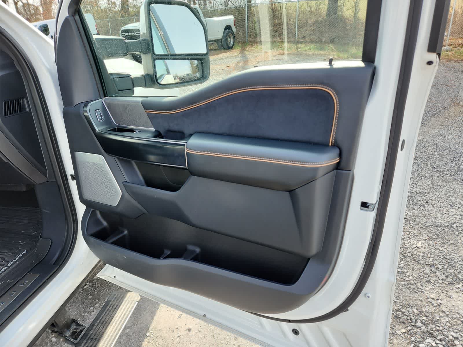 2024 Ford Super Duty F-350 SRW Pickup Platinum