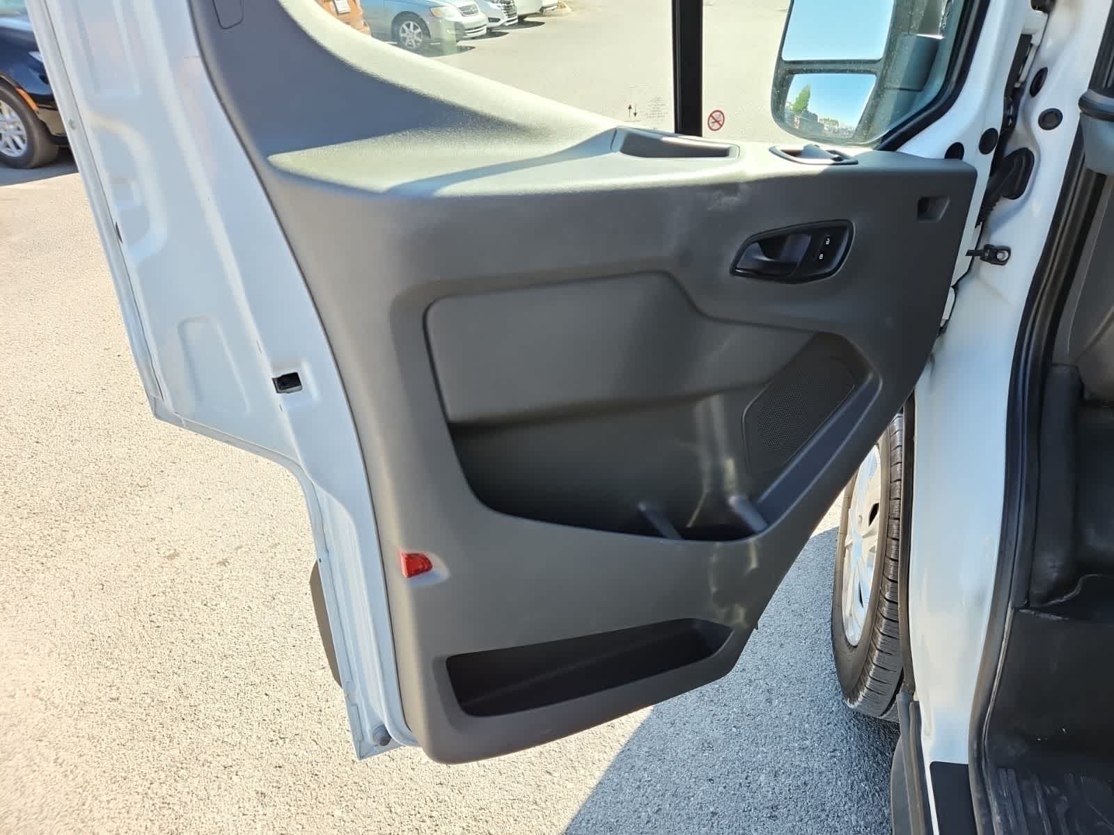 2021 Ford Transit T-250 130' Low Rf 9070 GVWR RWD
