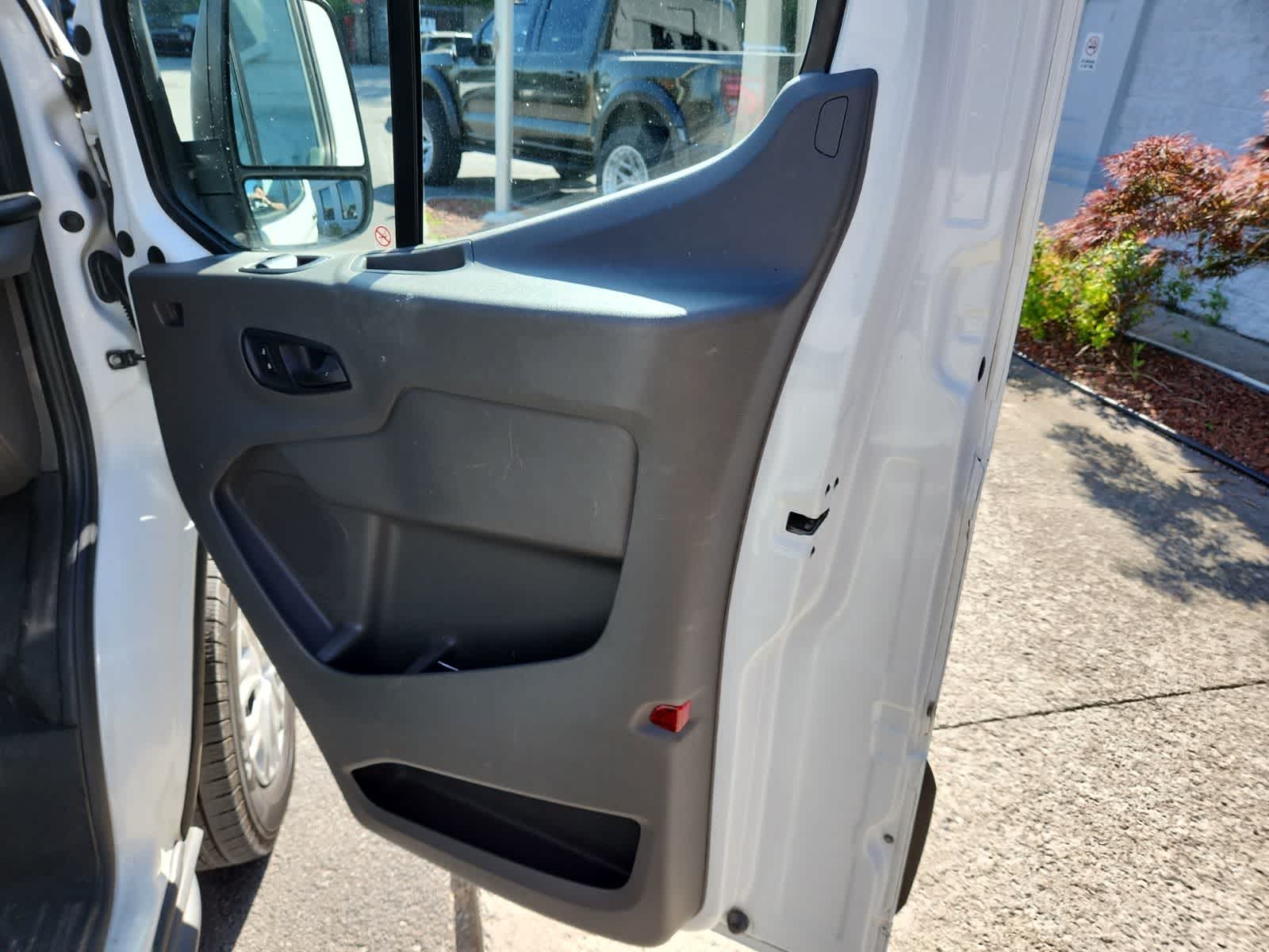 2021 Ford Transit T-250 130' Low Rf 9070 GVWR RWD
