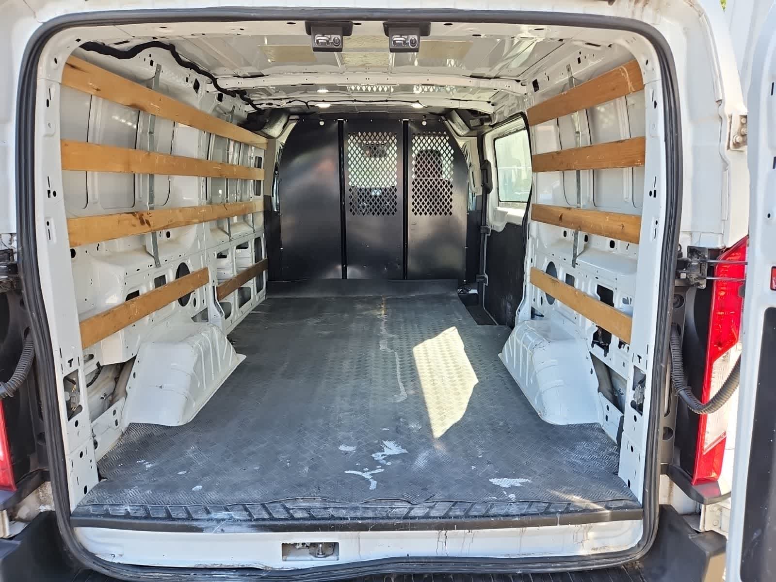 2021 Ford Transit T-250 130' Low Rf 9070 GVWR RWD