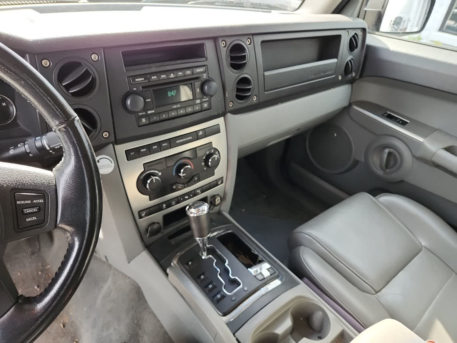 2007 Jeep Commander Sport