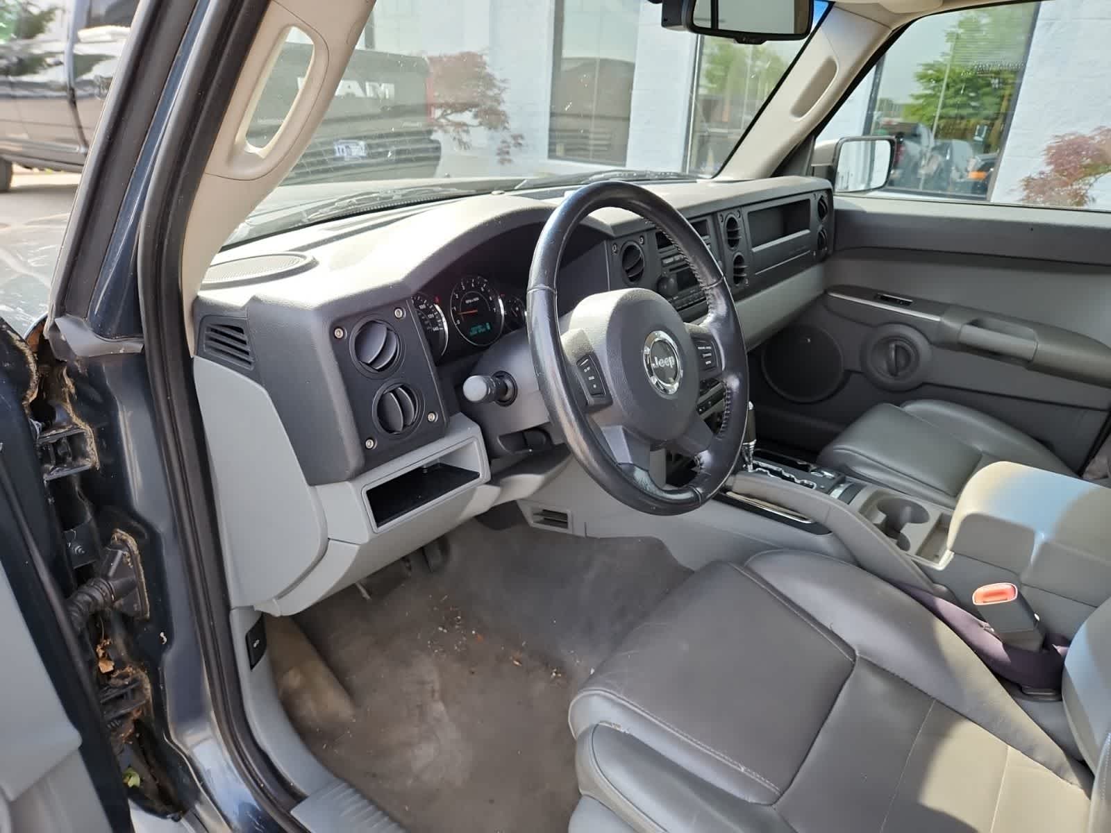2007 Jeep Commander Sport